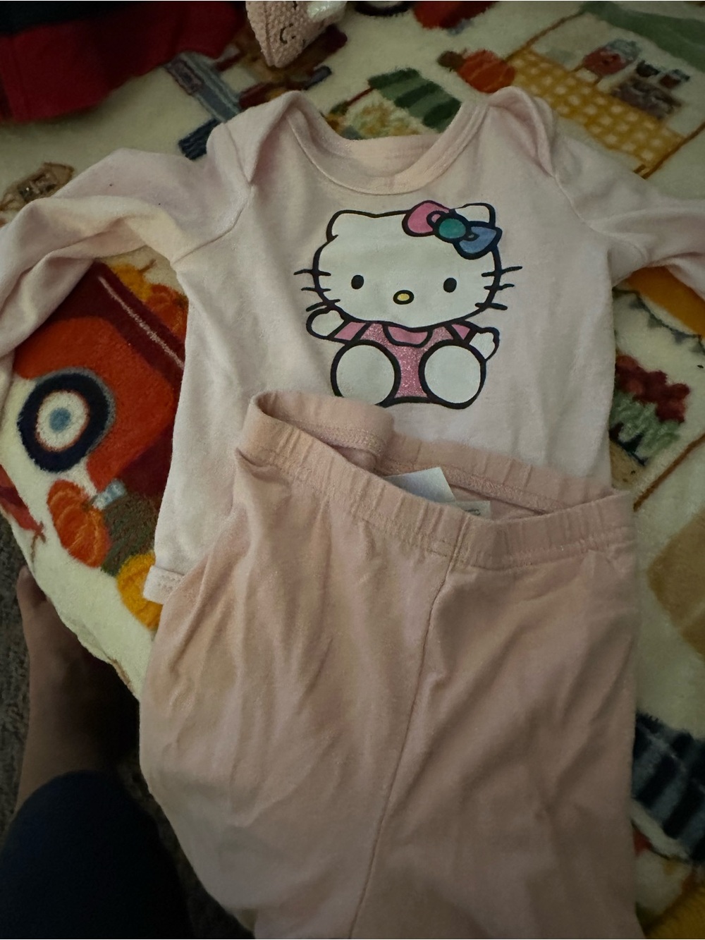 Hello Kitty Light Pink Set with Bow Graphic